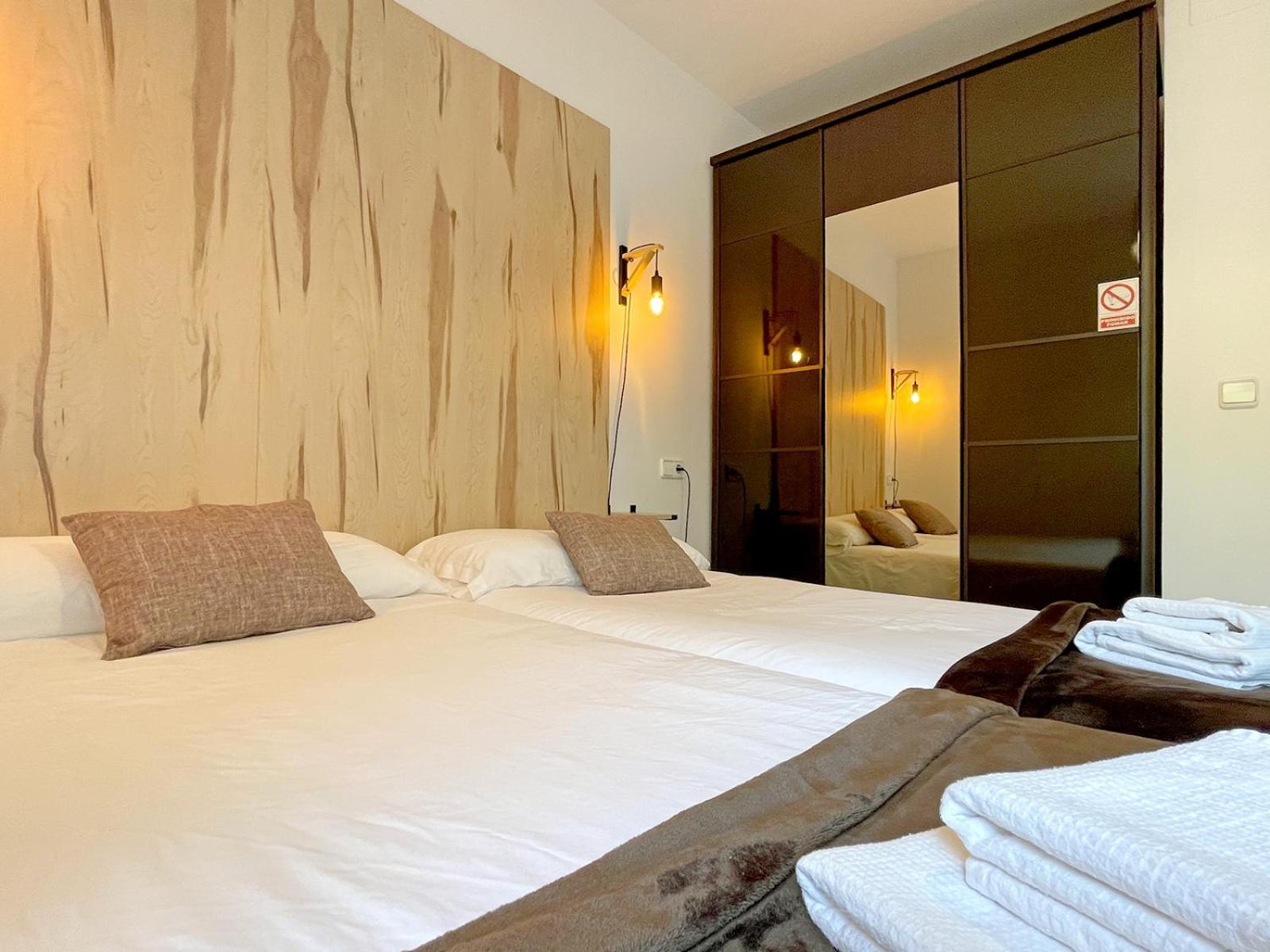 Apartamentos Puente la Reina Dış mekan fotoğraf